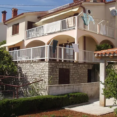 11175b Apartment Rabac